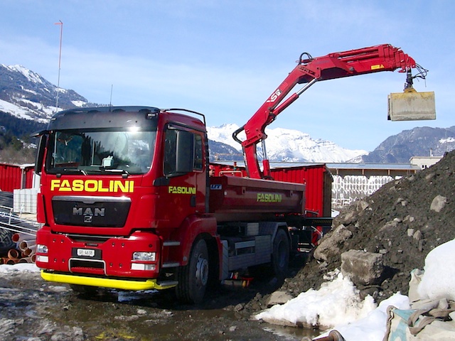 LKW mit Ladekran